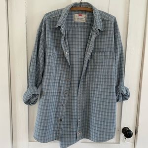 Vintage oversized Levi’s shirt
